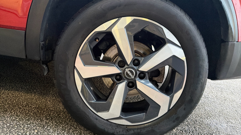 Nissan Qashqai 1.3 DiG-T MH 158 N-Connecta 5dr Xtronic Petrol Hatchback